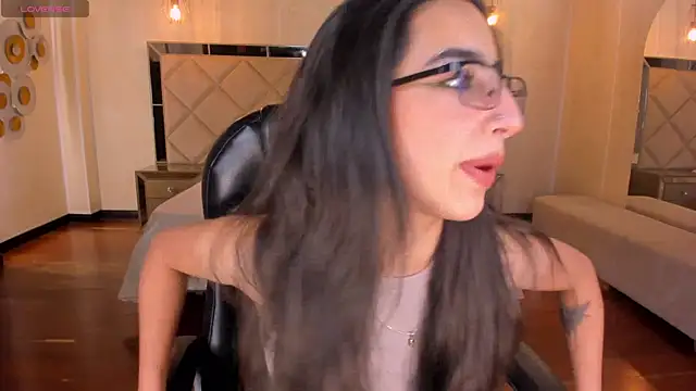 LarisaSmirnov online show from December 17, 4:49 am