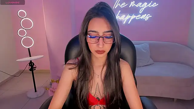 LarisaSmirnov online show from November 19, 3:39 am