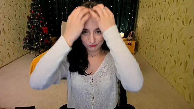 JulietMonli online show from December 1, 7:05 pm