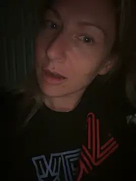 LittleMsMILF online show from April 7, 8:44 pm