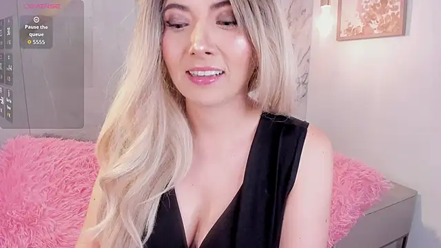 Snapshot of onebeauty chatting on September 26, 2:04 pm onebeauty online show from September 26, 2:04 pm