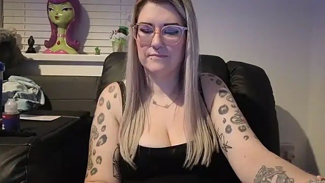 Sizzling Indie36 online show from February 5, 8:56 pm