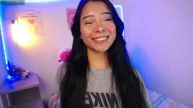 Emilybutterfly1 online show from October 10, 9:20 pm