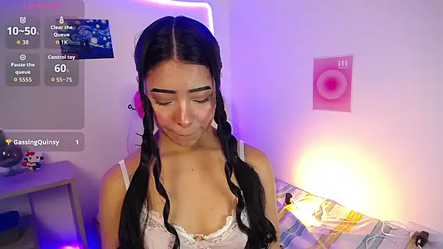 Emilybutterfly1 online show from September 21, 4:55 am