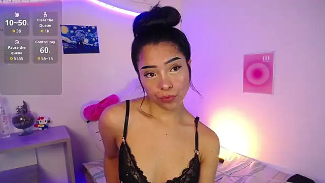 Emilybutterfly1 online show from September 28, 8:41 am