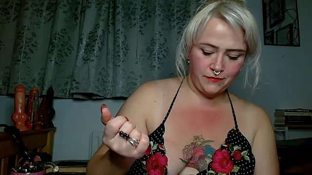 FilthyCuteOlivia online show from November 27, 10:12 pm