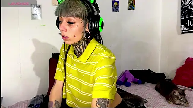 d3m0ny0 0 online show from March 28, 6:46 am