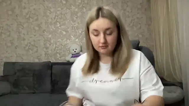 JudeValenti online show from November 12, 5:00 pm