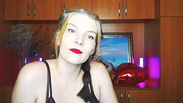 VanessaRey  online show from February 13, 5:36 pm