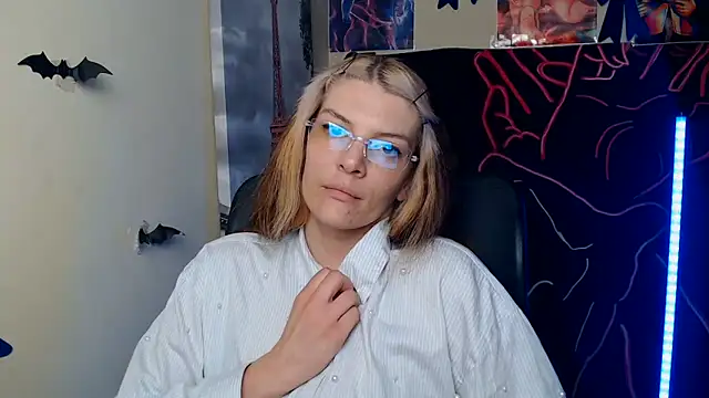 VanessaRey  online show from June 4, 7:02 am