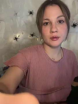 mollygirll online show from October 21, 6:12 pm