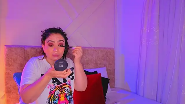 angelinarouse  online show from April 15, 3:07 am