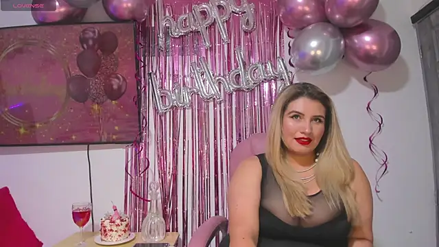 Snapshot of mailyn_baker chatting on September 26, 1:36 am mailyn baker online show from September 26, 1:36 am
