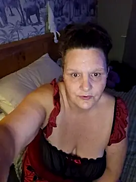 MissQueenBeex online show from December 4, 11:59 pm