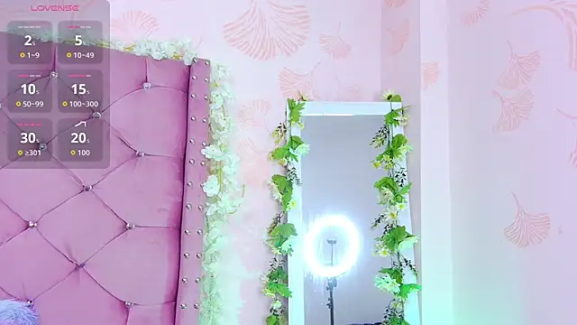 kity x online show from April 18, 7:58 pm