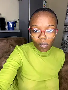 YummyMelanin117 online show from November 6, 9:10 pm