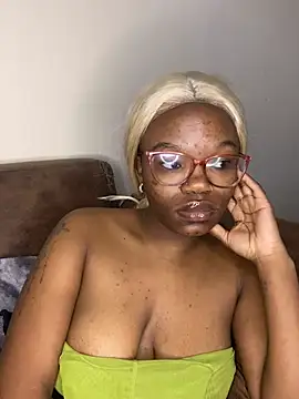 YummyMelanin117 online show from February 27, 4:01 am