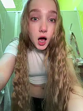 bambi lu online show from April 17, 9:50 pm