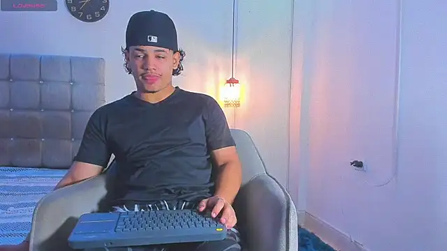 samxx muscle online show from December 18, 1:38 pm