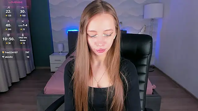 Amy Waynee online show from December 13, 8:48 pm