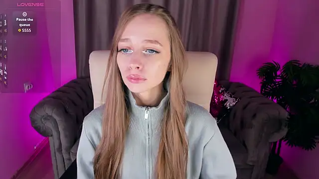 Amy Waynee online show from October 3, 4:56 pm