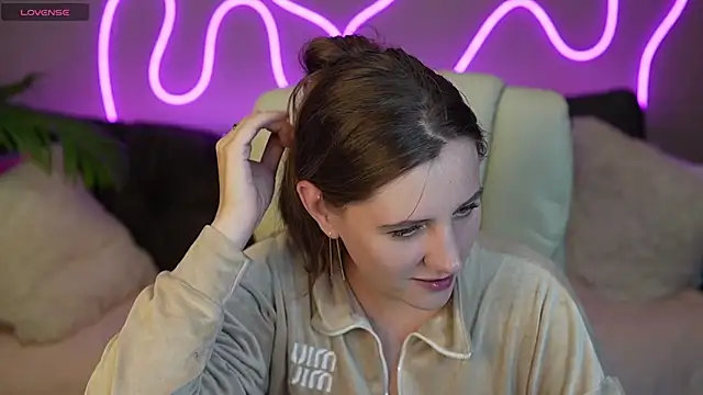 ValeryMurr online show from October 8, 6:45 pm