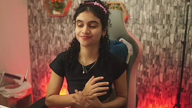 bonniie 98  online show from April 18, 7:58 pm