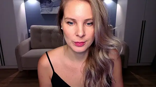 MelanieBennett online show from November 18, 8:48 am