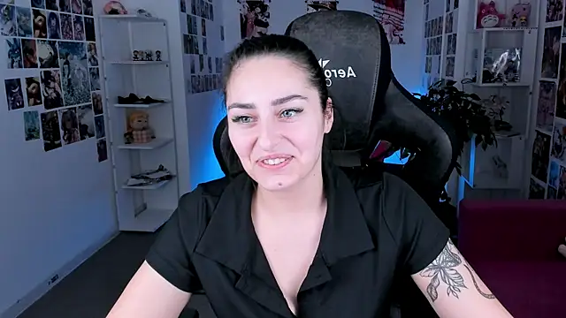 ValeriiMills online show from January 15, 2:45 pm