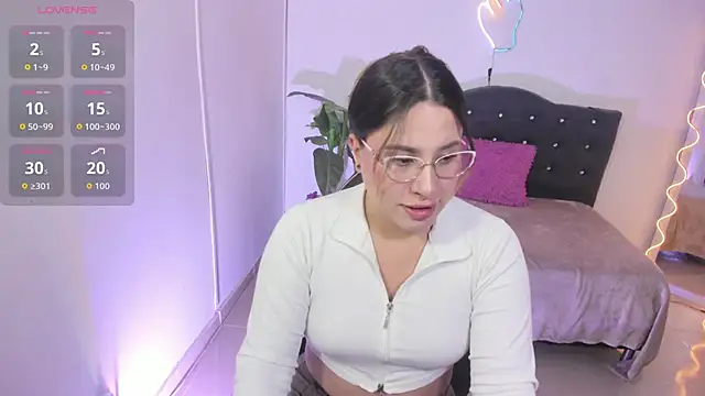 saaya tay online show from October 3, 3:11 am