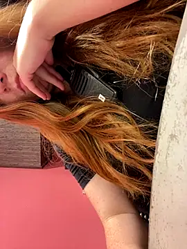 Snapshot of bankruptbabe chatting on September 13, 1:57 am bankruptbabe online show from September 13, 1:57 am