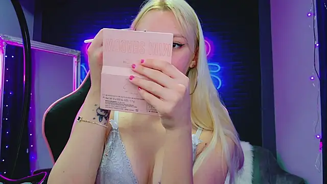 AlessiaCroft online show from February 26, 5:28 am