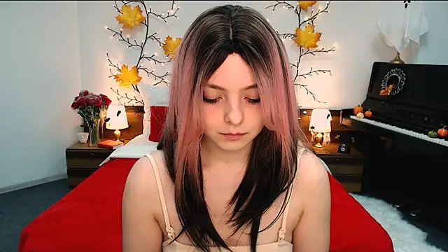 marshmallowee online show from November 12, 8:40 pm