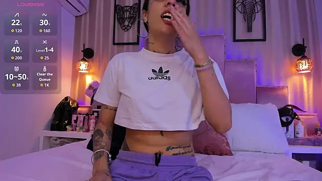 SamanthaAdele online show from September 19, 11:09 am