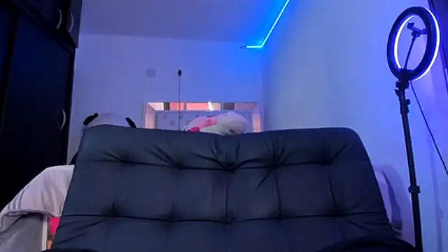 Bella  hamilton online show from February 12, 2:02 am