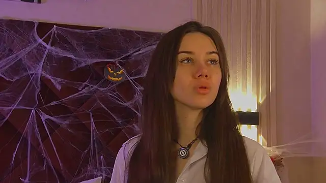 StacyHarland online show from October 25, 4:31 am