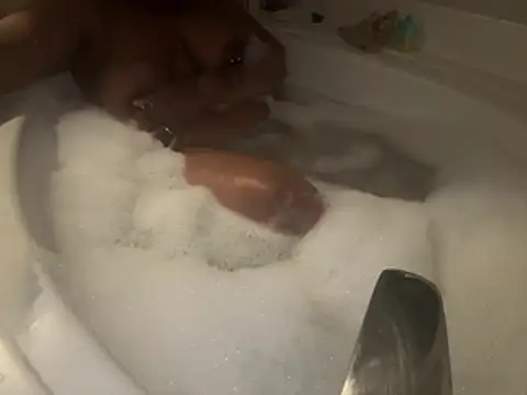 RoyalQueen2u online show from April 11, 3:45 am