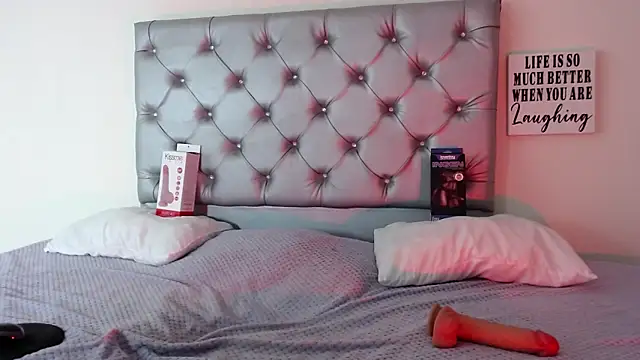 gisell taylor18 online show from October 24, 1:18 pm