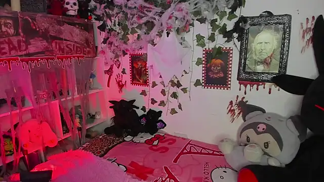 Snapshot of sarahminage_ chatting on October 23, 10:49 pm sarahminage online show from October 23, 10:49 pm