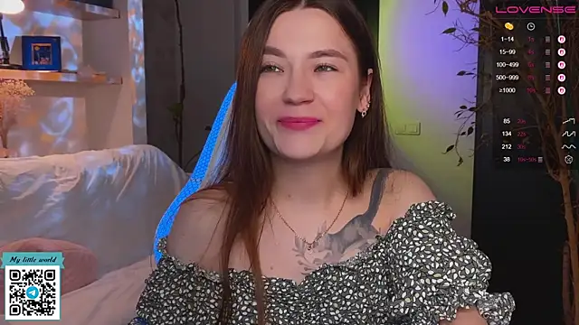 Snapshot of mia_here chatting on October 21, 11:58 am mia here online show from October 21, 11:58 am