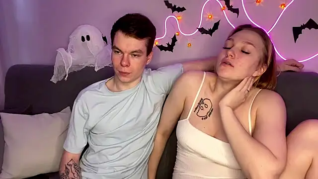 julielourens online show from October 29, 8:07 am