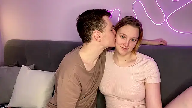 julielourens online show from November 21, 8:16 am