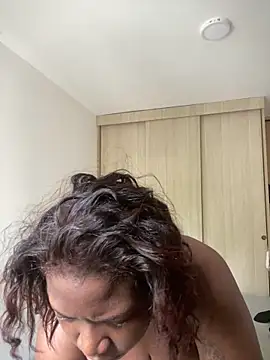 Alexia 24 online show from April 27, 6:38 pm