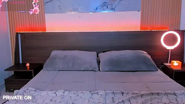 samanthaa moon online show from April 28, 12:08 am