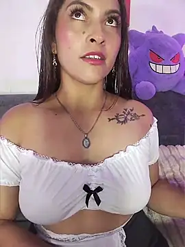 Fox Roxxan online show from April 19, 2:33 am