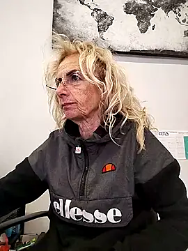 clarabell4 online show from March 19, 9:13 am