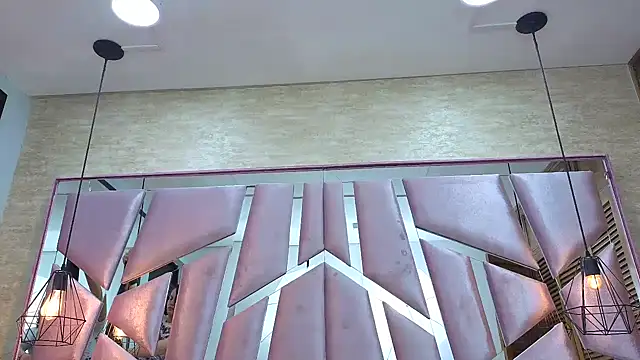 ThaliaCross online show from February 2, 7:57 pm