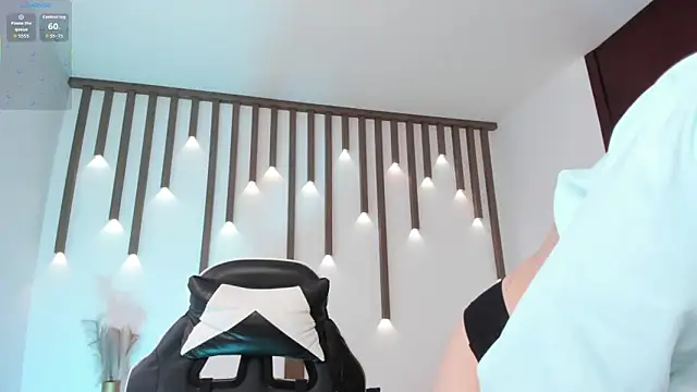 emma fhox online show from April 14, 7:47 pm