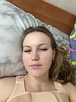 YungTessa online show from October 12, 4:53 pm