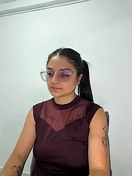 Coralinne   online show from April 15, 1:28 am